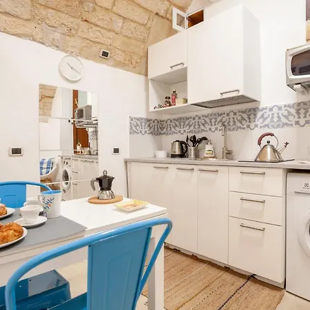 Guesthost - La Casuccia Cosy Flat In Old Center *